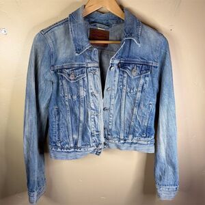 Levi's Women's Denim Trucker Jacket Size S Basic Button Front Grunge Punk Skater